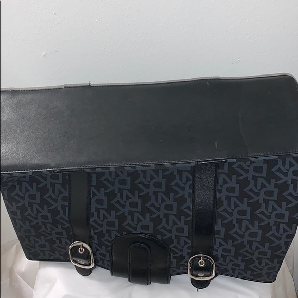 DKNY medium vintage tote. - Picture 6 of 6